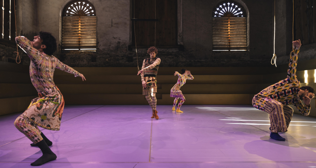 Tanztheater «Pinocchio» in der Riomer Clavadeira (Foto: © Benjamin Hofer) Tanztheater «Pinocchio» in der Riomer Clavadeira