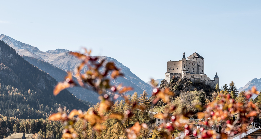 Schloss Tarasp (Foto: © Andrea Badrutt) Schloss Tarasp