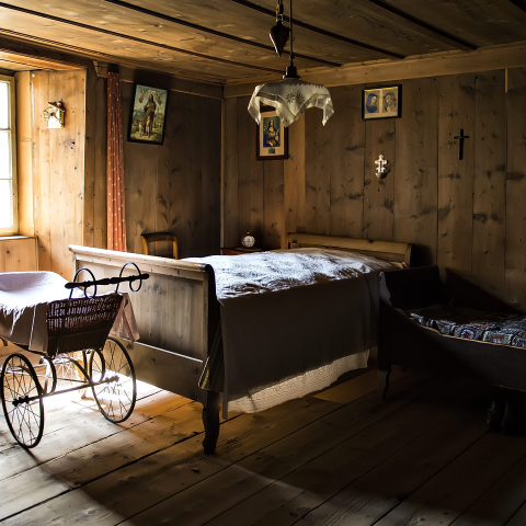 Zimmer in der Casa Tomé in Poschiavo (Foto: © kmu-fotografie.ch / 2012 Graubünden Ferien / Gian Giovanoli) Zimmer in der Casa Tomé in Poschiavo